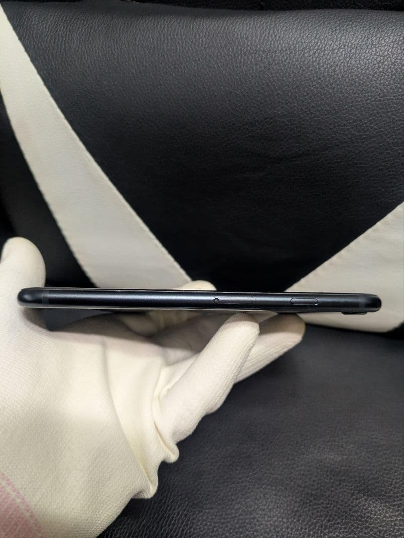 iPhone　se3 第3世代　64gb SIMフリー　黒　ブラック　63