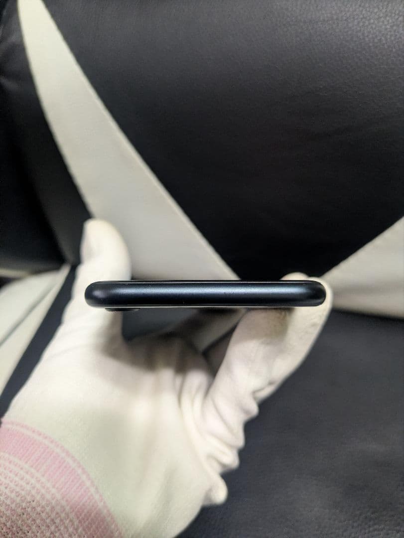 iPhone　se3 第3世代　64gb SIMフリー　黒　ブラック　63