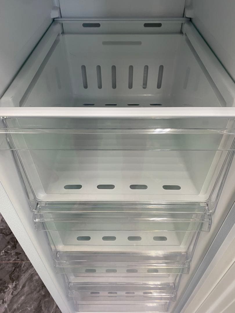 【美品】アイリスオーヤマ IUSN-8A-W ノンフロン冷凍庫 80L 24年製