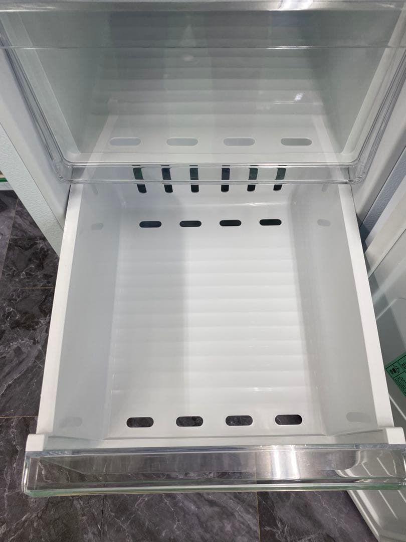 【美品】アイリスオーヤマ IUSN-8A-W ノンフロン冷凍庫 80L 24年製