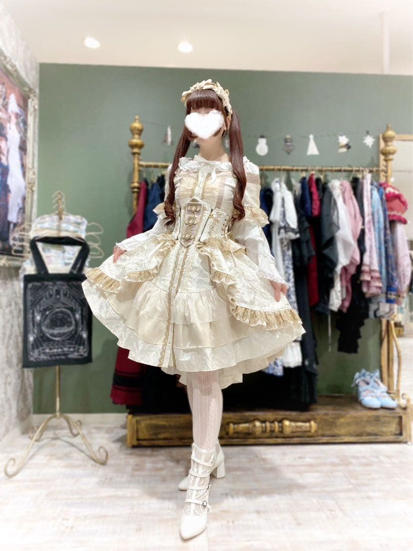 け*の様 黒　　　完売品ベル・エピヌ　ワンピース ¥23,650