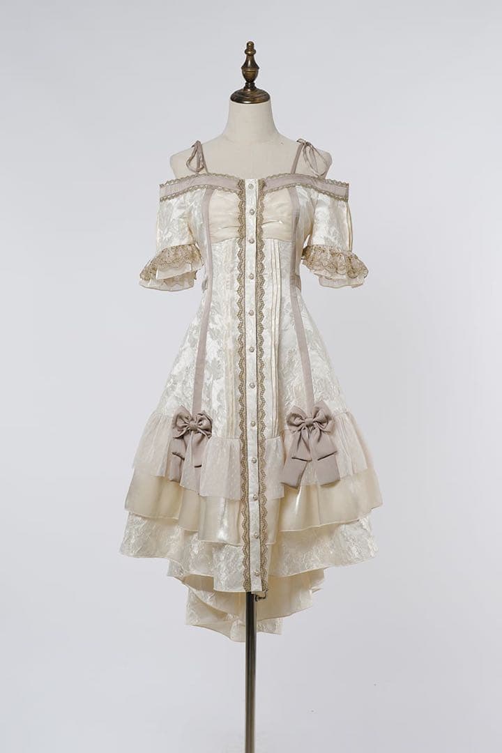 け*の様 黒　　　完売品ベル・エピヌ　ワンピース ¥23,650