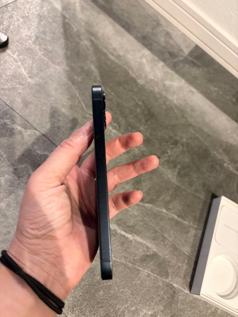 iPhone13 128GB SIMフリー　バッテリー82%