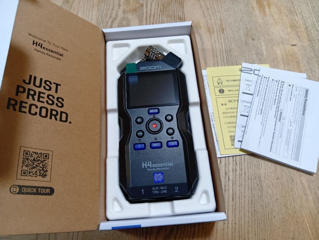 ZOOM H4 essential 32bit floatレコーダー