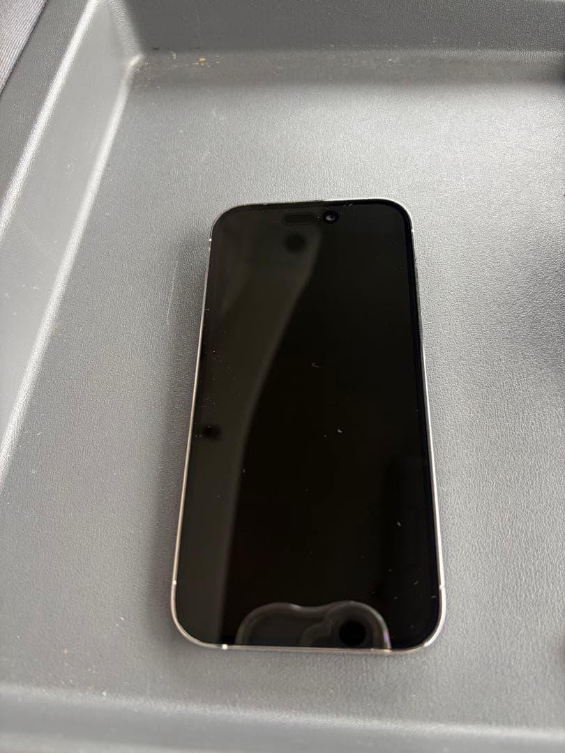 iPhone14Pro ホワイト 背面割れあり