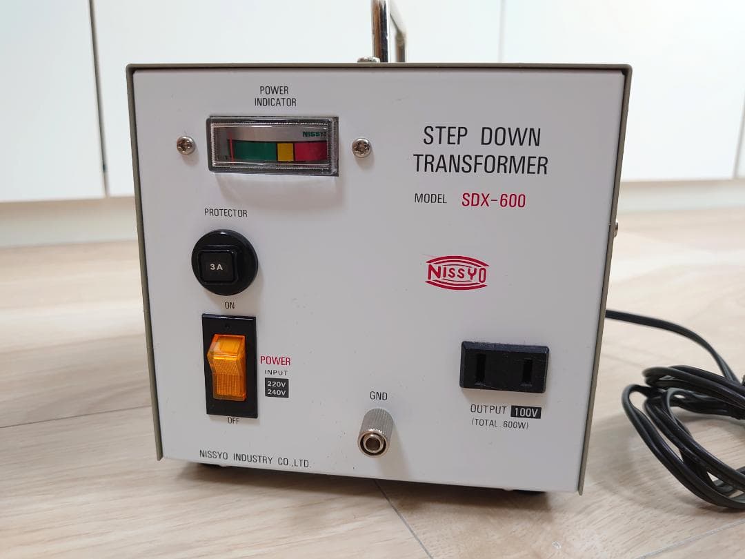 日章工業 変圧器 SDX-600 海外用 (220/240V 600W)