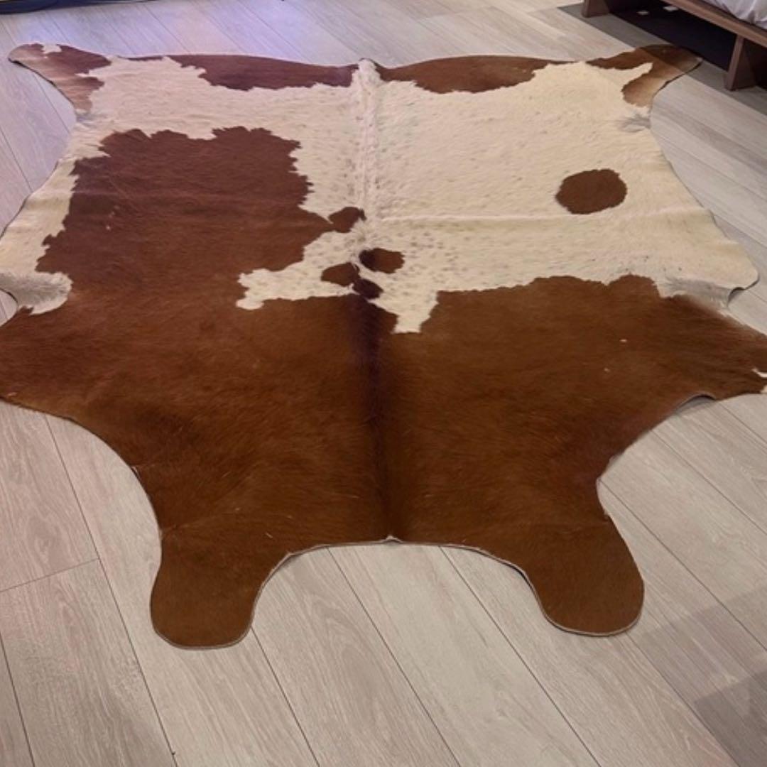 牛　革　ラグ　カーペット
