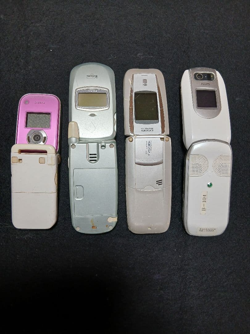 が*ら様 【ジャンク品】携帯電話　ガラケー　セルラーホンまとめて16台　都市鉱山