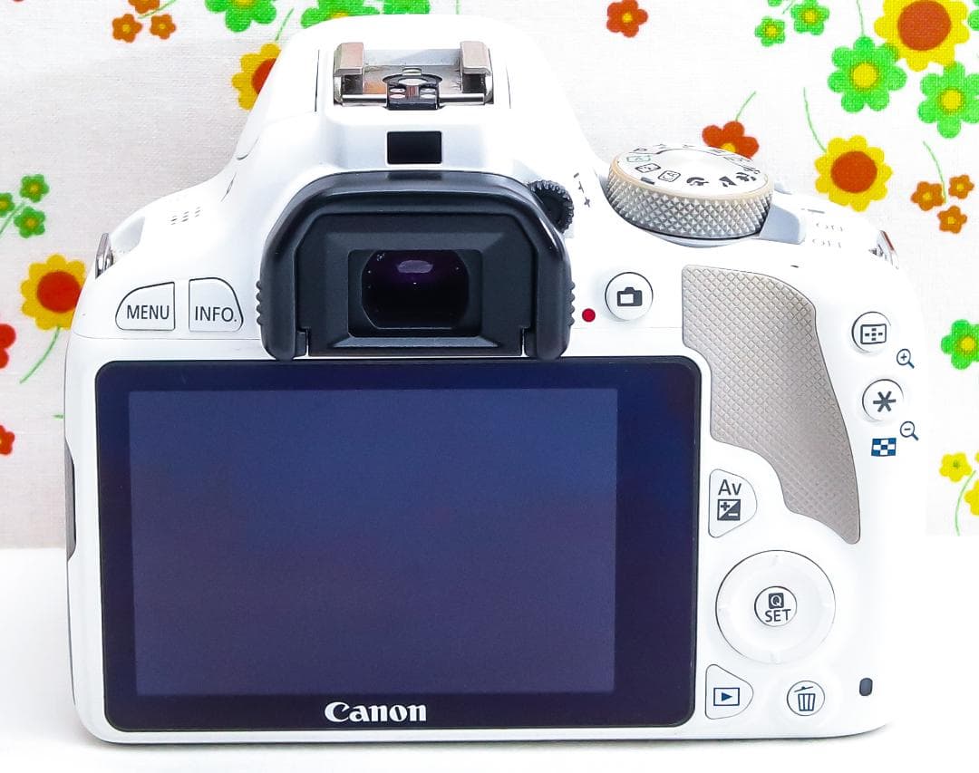 美品 Canon kiss x7☆希少ホワイト☆スマホに転送☆高性能レンズ！