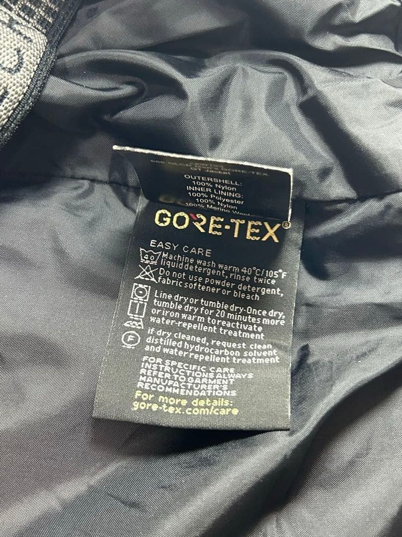 最終価格！686 スキー　スノボ　ウェア上下　Mサイズ GORE-TEX
