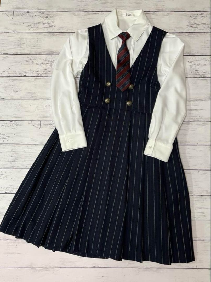 ☆美品☆ELLE エルアンノワール　フォーマルスーツ　卒服　キャメル　150