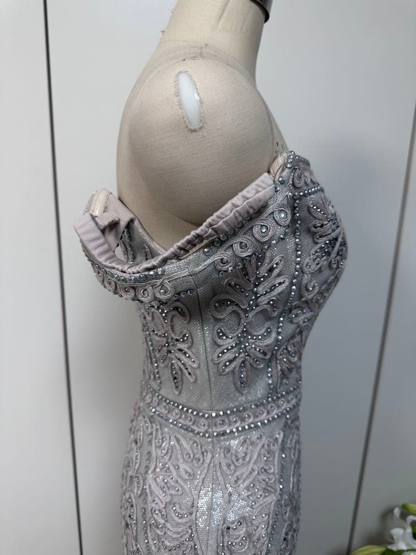 ビーズ装飾オフショルダーマーメイドドレス