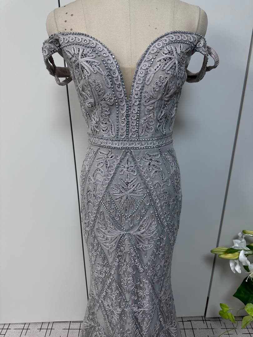 ビーズ装飾オフショルダーマーメイドドレス