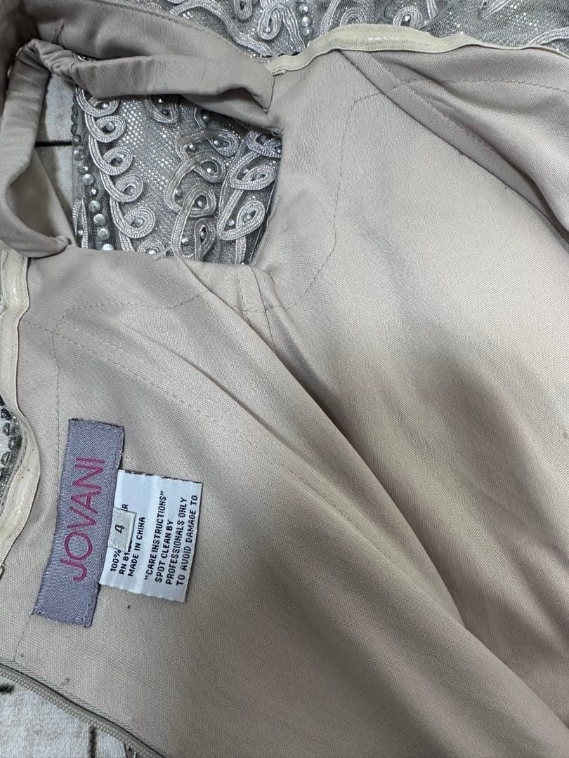 ビーズ装飾オフショルダーマーメイドドレス