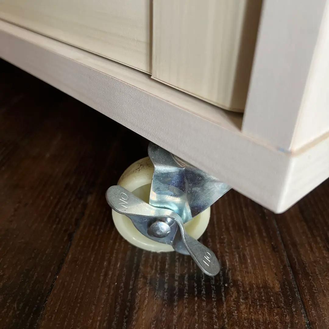 k979r114 カントリー調の白いキッチンカウンター/ワゴン キャスター付き