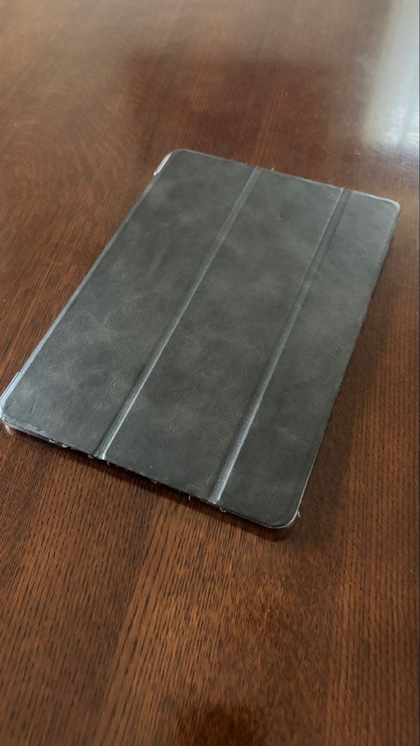 Apple iPad シルバー 本体 スタンドカバー付き