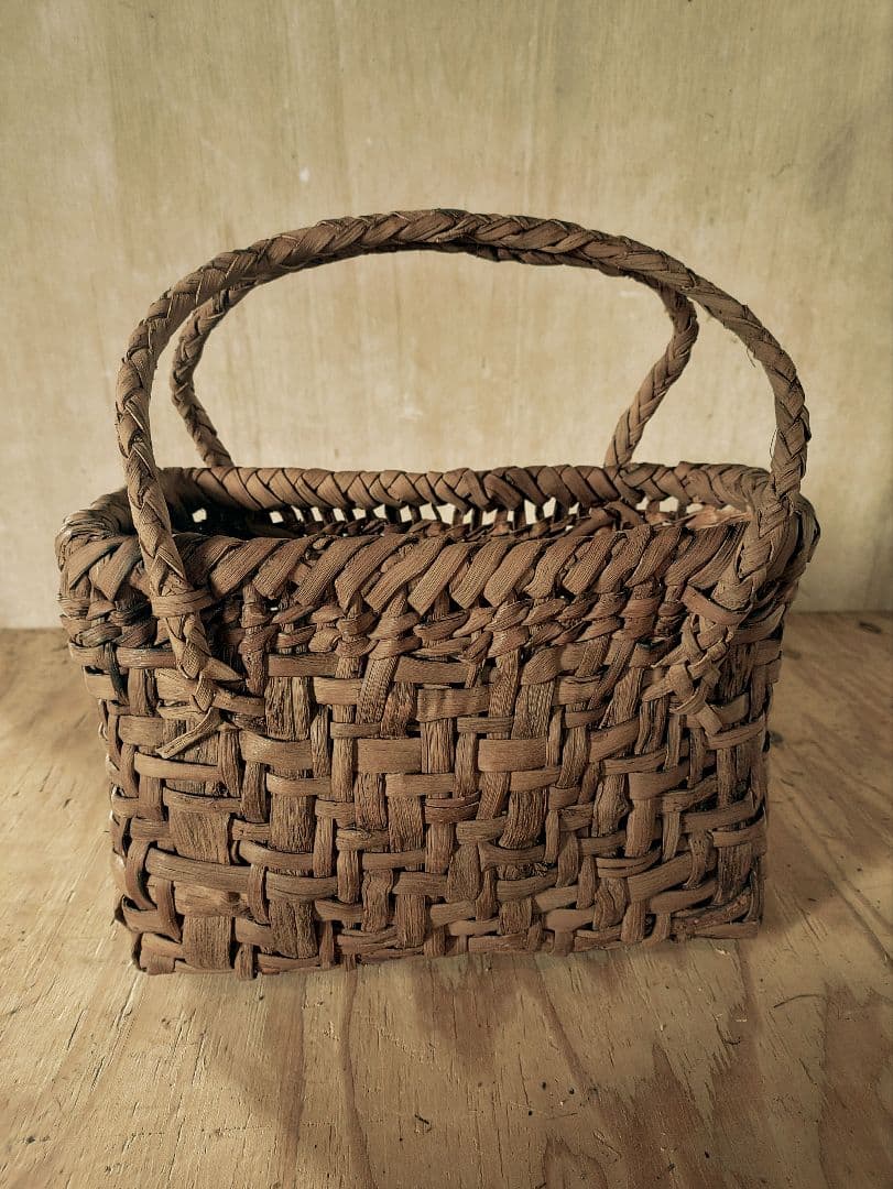 ピ*子様 信州安曇野の山葡萄かごバック。里山手仕事。