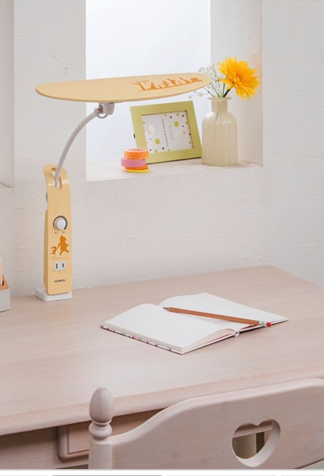 ぴかりんさん用カリモク家具 スタンドライト ディズニーモデル〈くまのプーさん〉