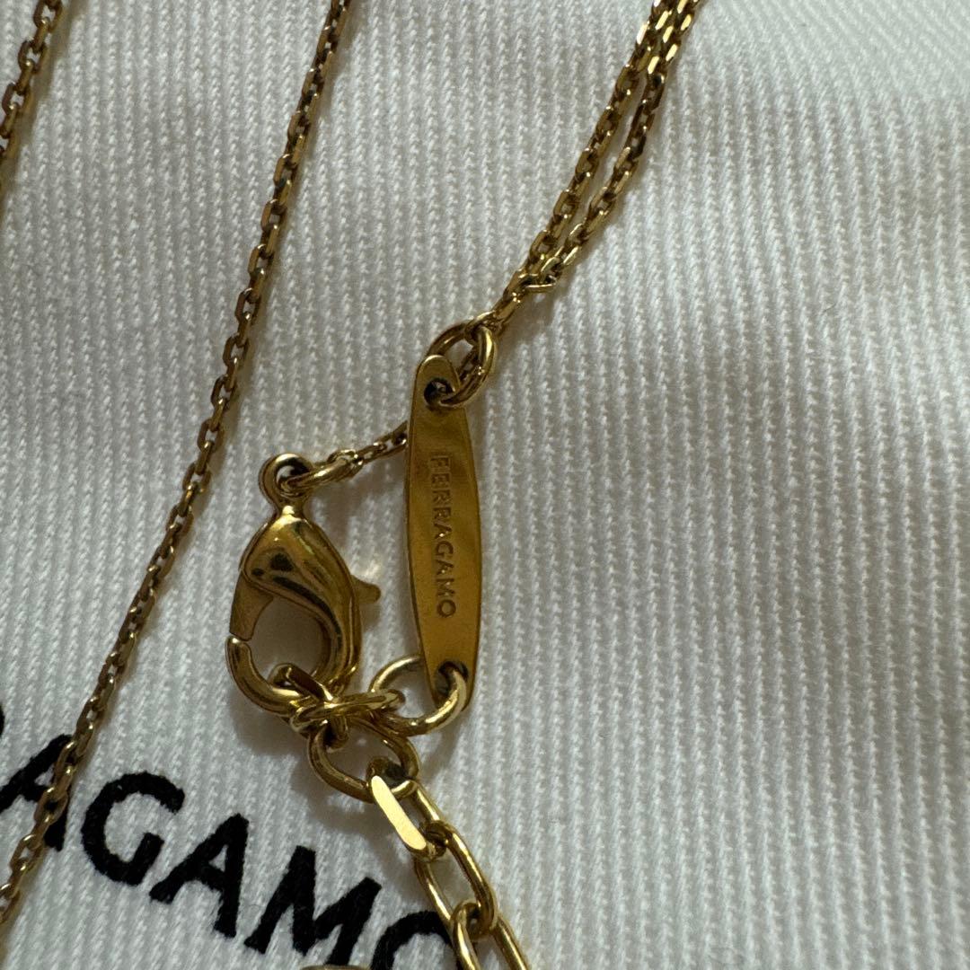 美品 Ferragamo サルヴァトーレ フェラガモ ネックレス ヴァラリボン