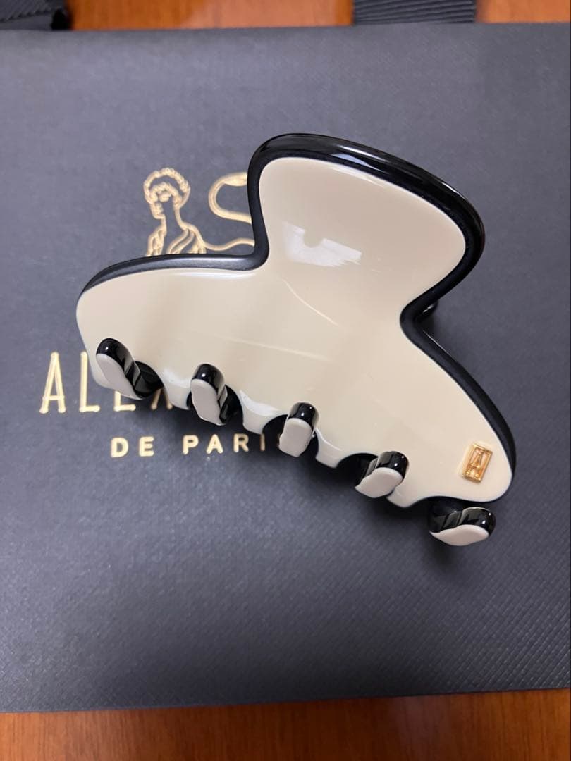 アレクサンドゥルドゥパリ　リズレ　ヘアクリップ　ベージュ　バレッタ　シュシュ