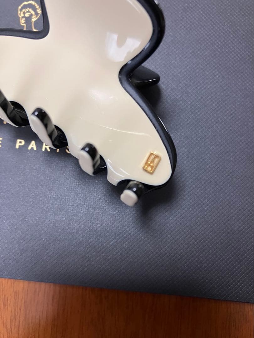 アレクサンドゥルドゥパリ　リズレ　ヘアクリップ　ベージュ　バレッタ　シュシュ