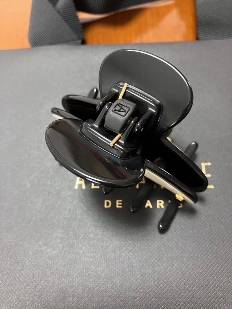 アレクサンドゥルドゥパリ　リズレ　ヘアクリップ　ベージュ　バレッタ　シュシュ