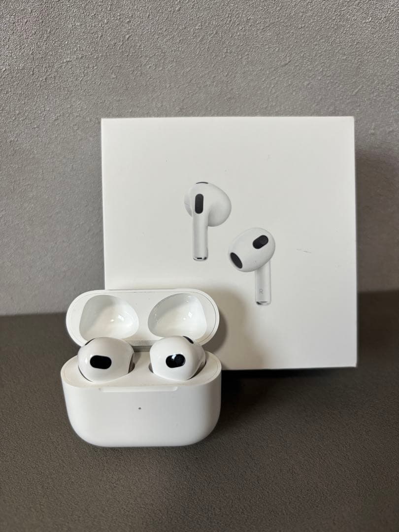 Apple AirPods3 本体 ホワイト 箱　充電ケース付き