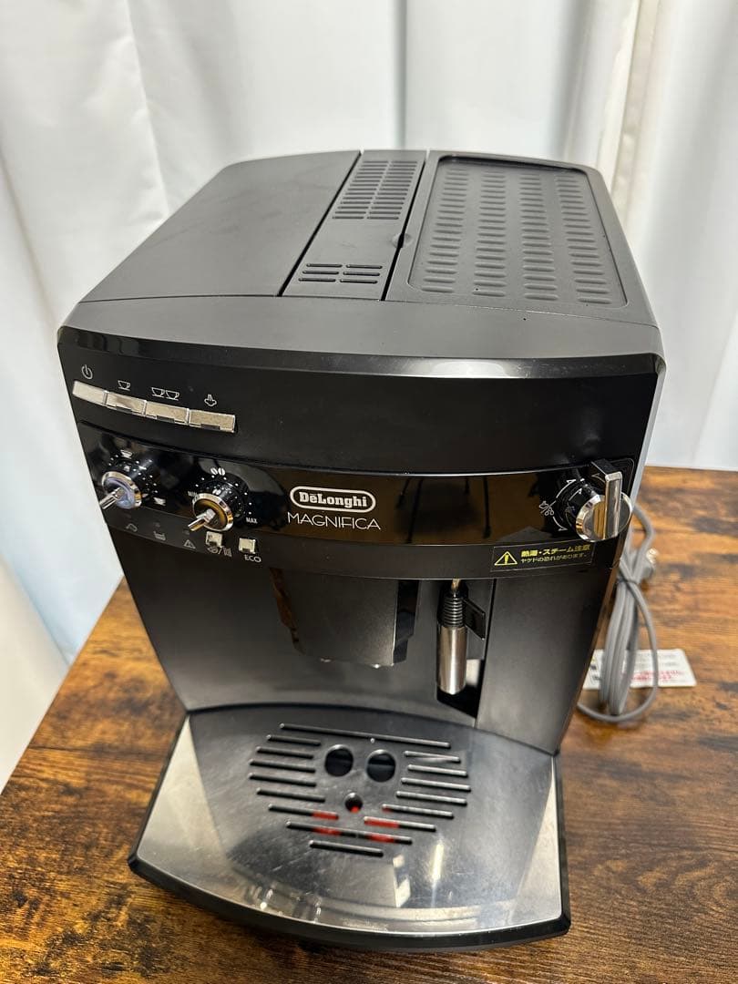 DeLonghi Magnifica エスプレッソマシンESAM03110B