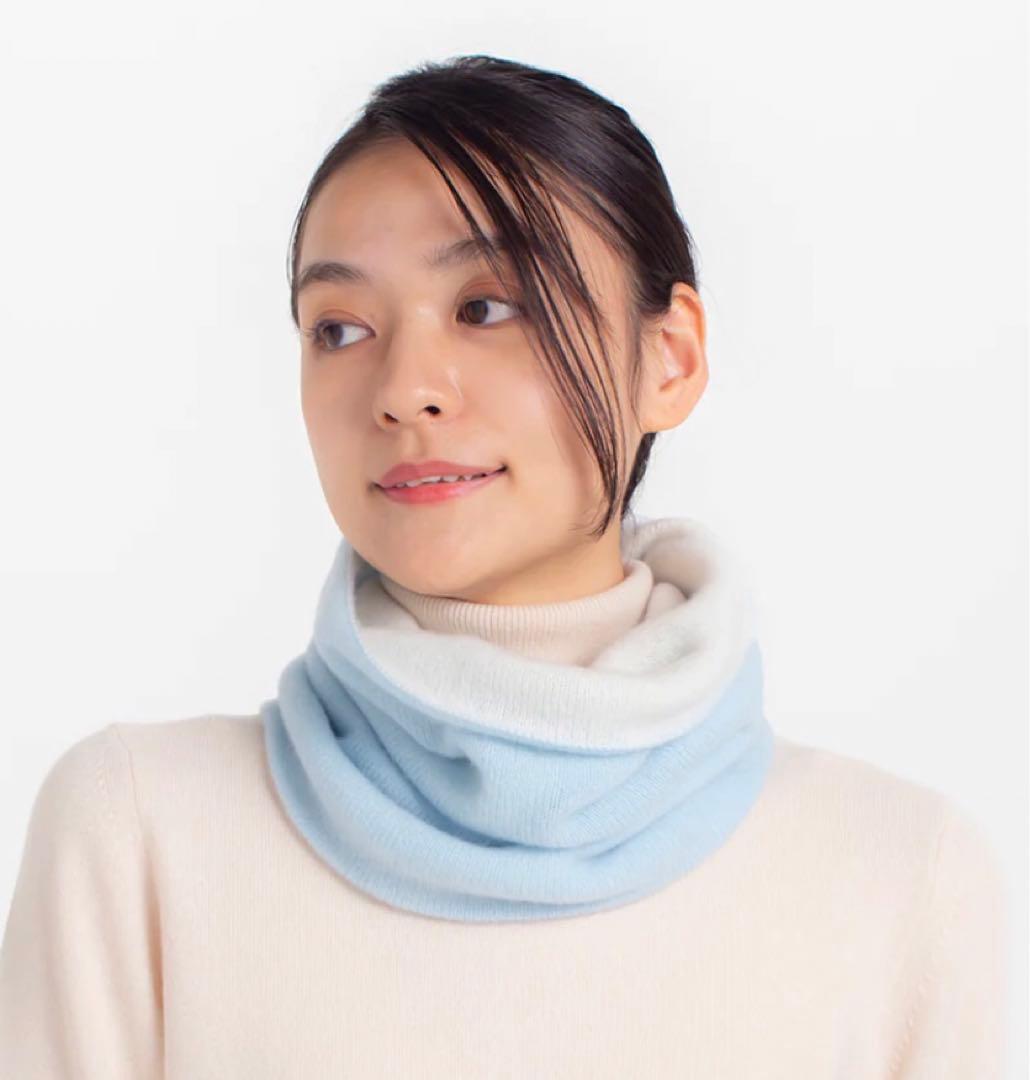 未使用に近いUTOカシミヤ100%リバーシブルネックウォーマー水色白スヌード