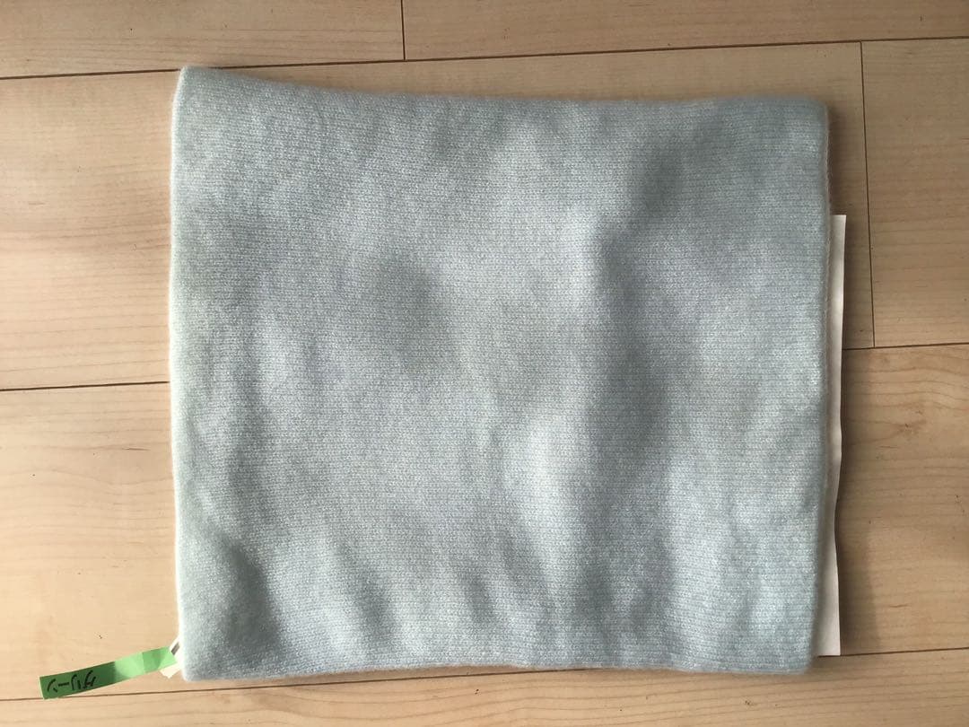 未使用に近いUTOカシミヤ100%リバーシブルネックウォーマー水色白スヌード