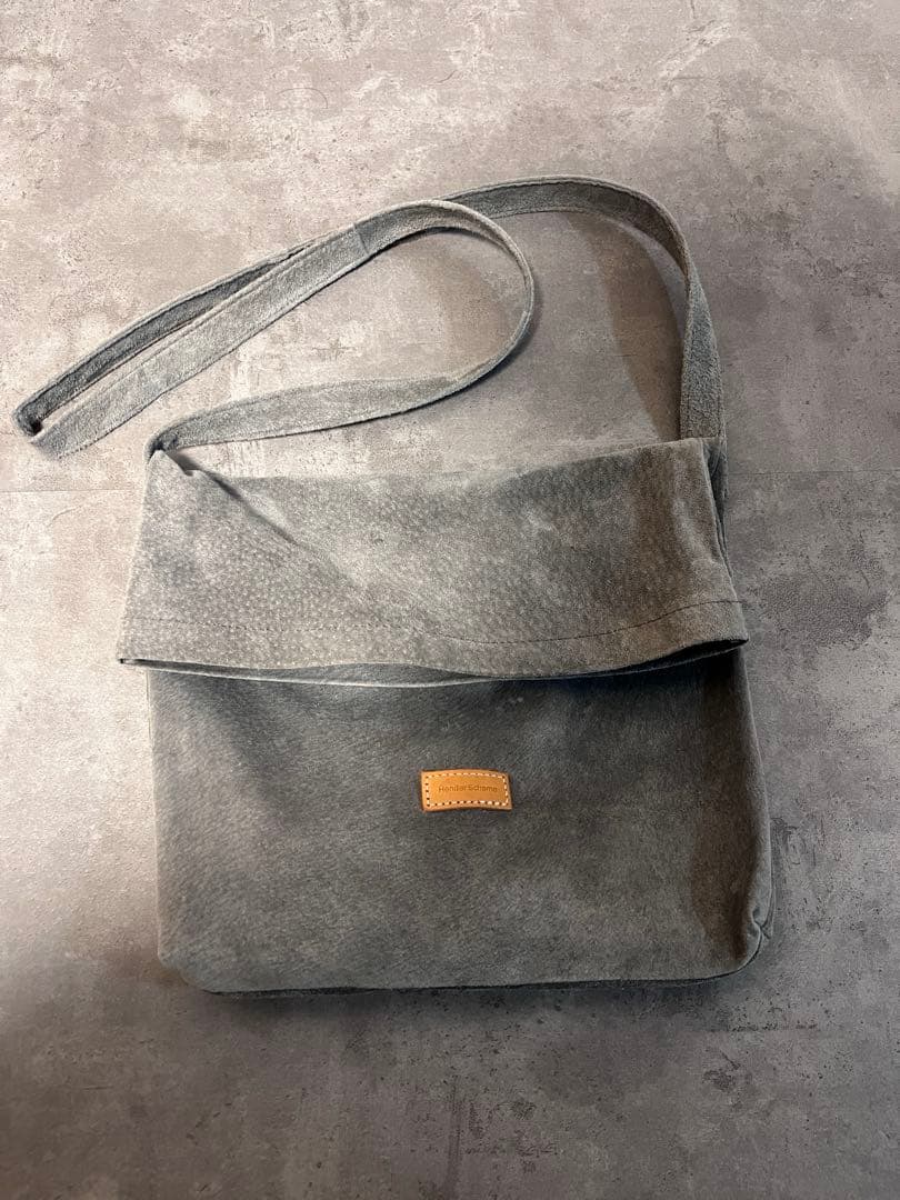 エンダースキーマ　pig flap shoulder bag small