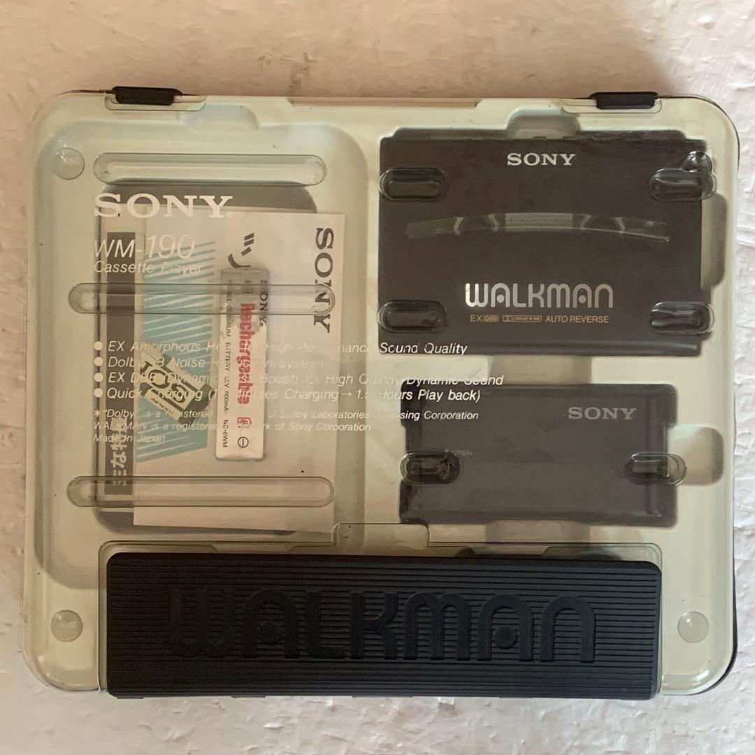 ジャンク ソニー SONY WALKMAN WM-190 壊れています