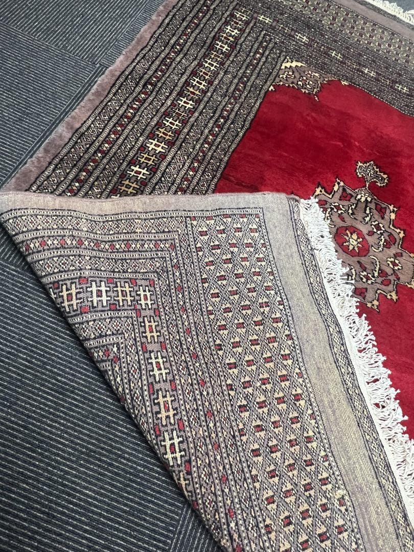 【訳あり特価】パキスタン製 手織り絨毯 約180cm x 125cm