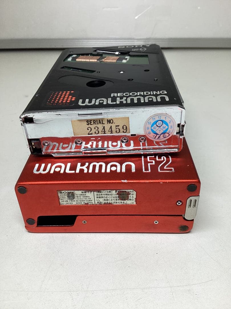 ぱ*ん様 ジャンク　SONY WALKMAN まとめて２点
