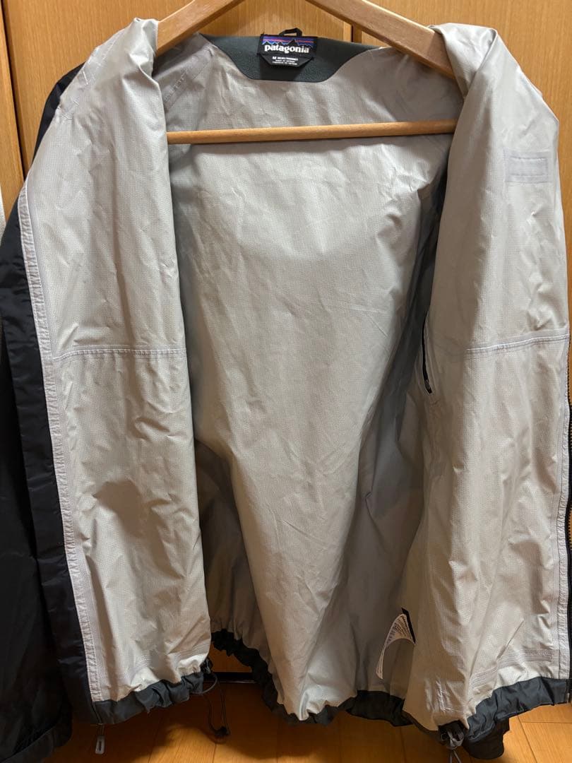 patagonia メンズ M ブラック ナイロンジャケット