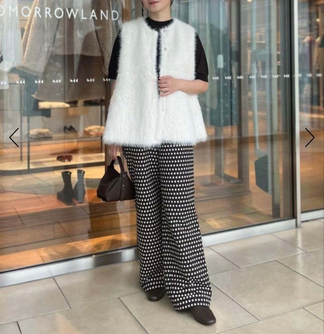 トゥモローランド　　フェザーヤーン ペプラムベスト　新品　タグ付　人気完売品