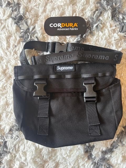 極上美品！人気⭐️【Supreme】ショルダーバッグ ブラック CORDURA⭐