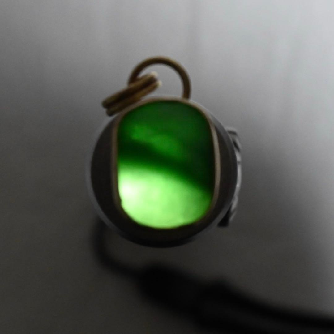 ロト　アウトレット糸魚川翡翠ペンダントトップ　糸魚川翡翠黒翡翠勾玉