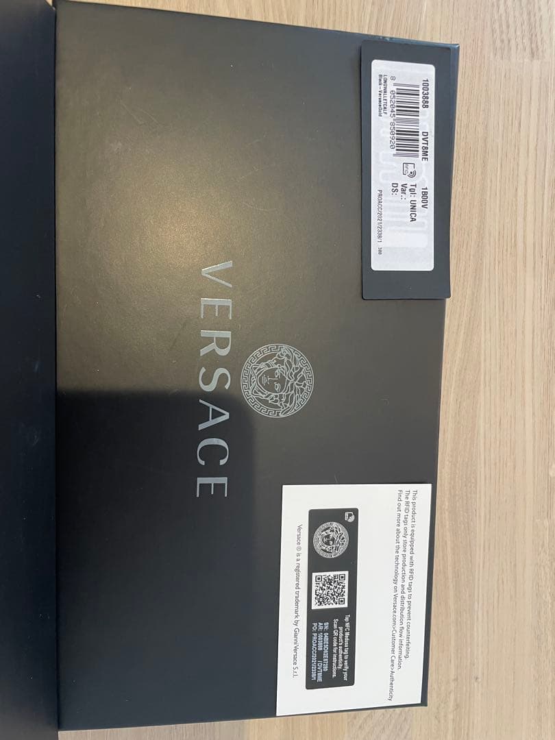 【最終お値下げ】VERSACE ブラック 長財布 箱付き