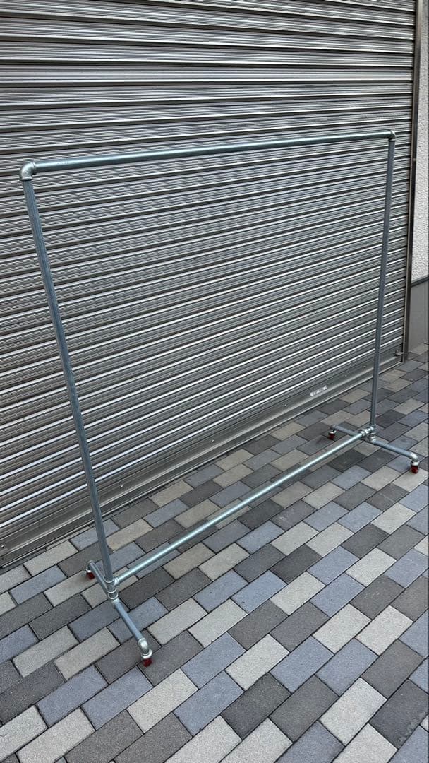 ガス管　ハンガーポール　パイプハンガー　　キャスター付き　ハンガーラック　中古