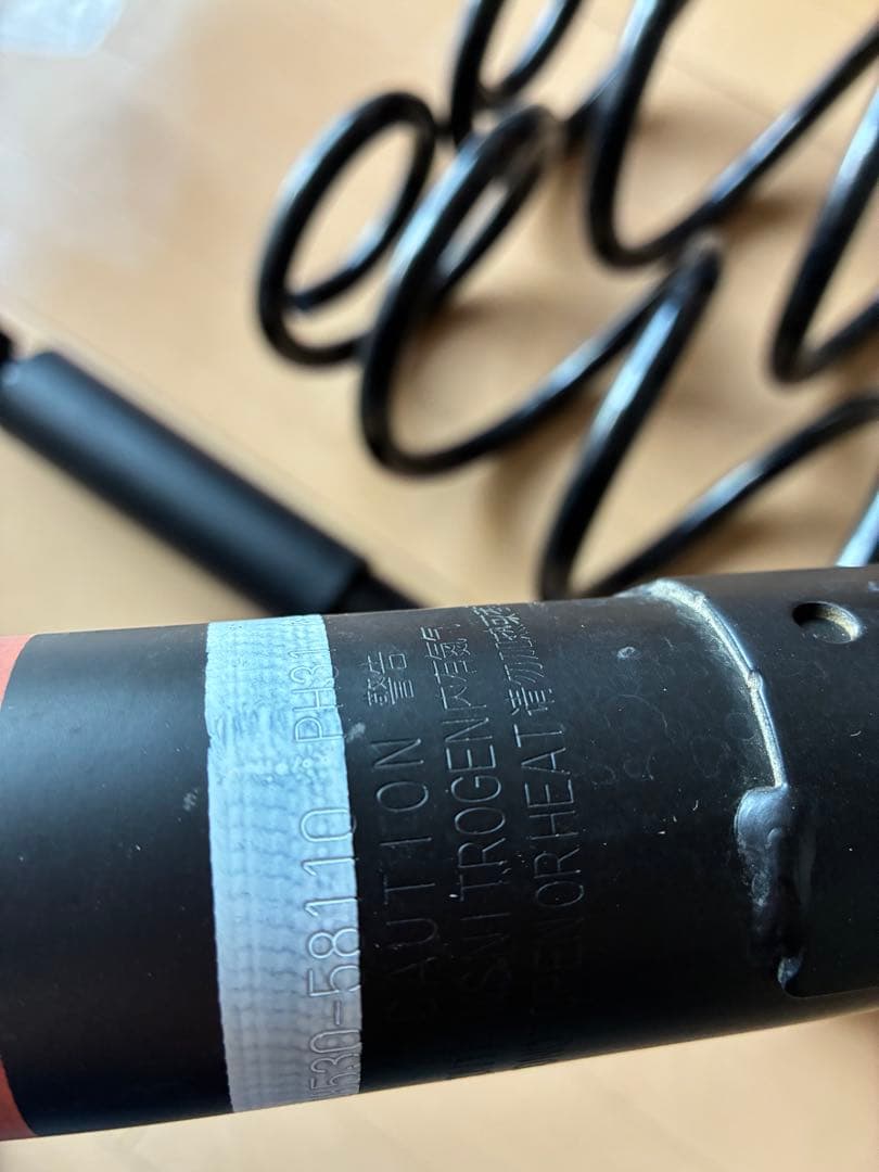 30前期ヴェルファイア純正サスペンション② （①と②購入。2個口発送）