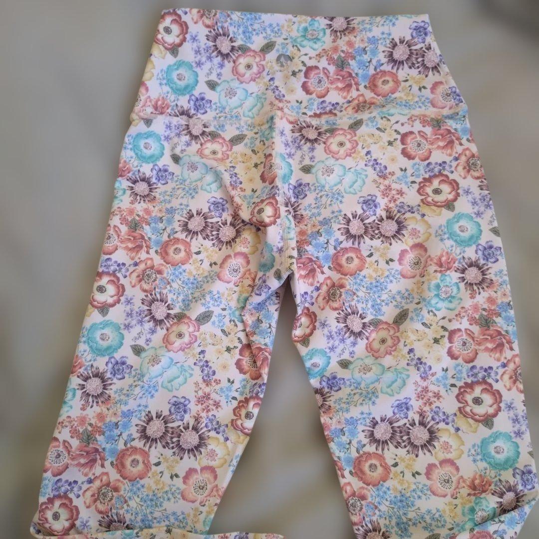 新品☆スカーラ☆エンブロイダリーレギンス　L