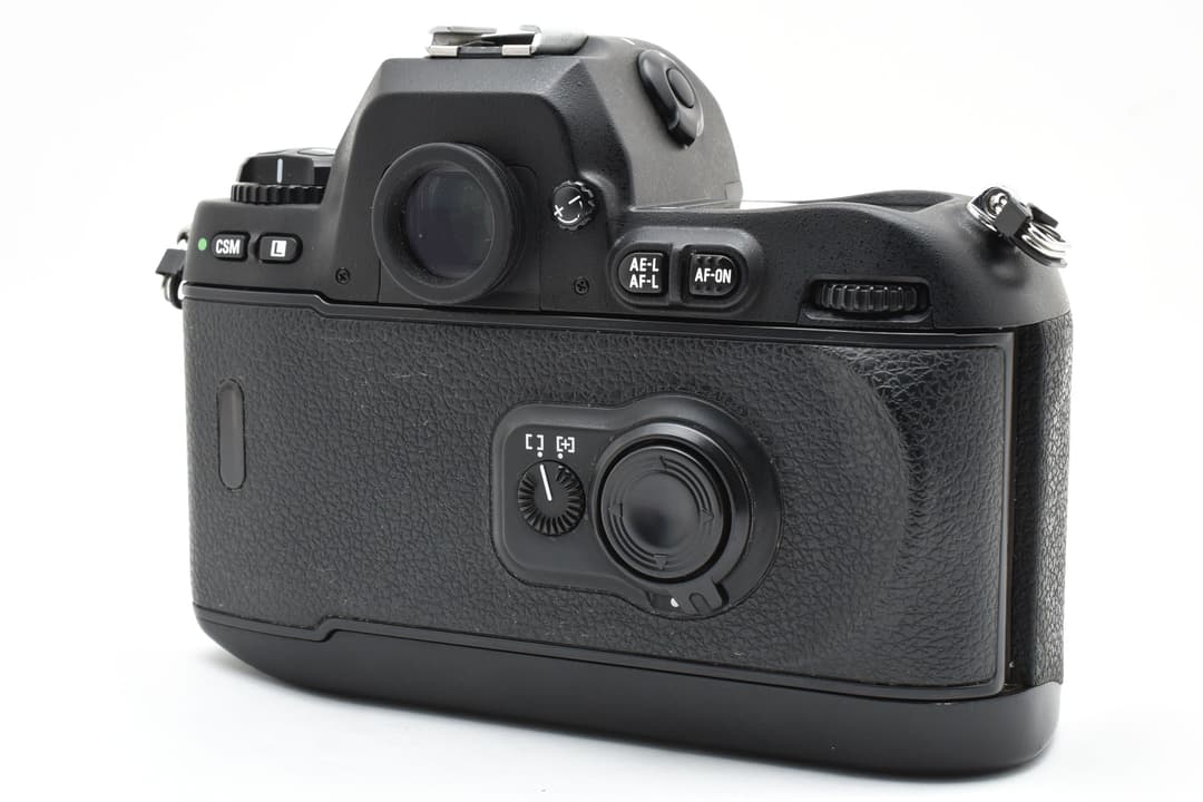 R*t様 ■ 美品 ■ ニコン　Nikon F100 ボディ