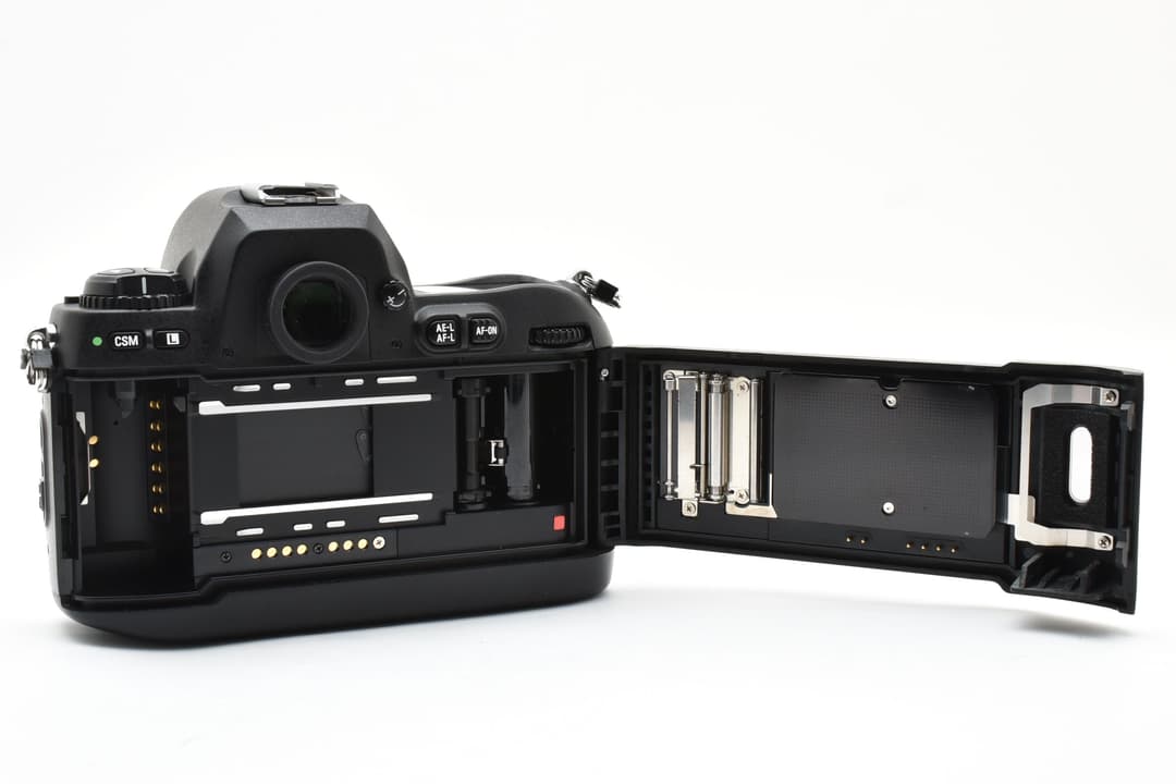 R*t様 ■ 美品 ■ ニコン　Nikon F100 ボディ