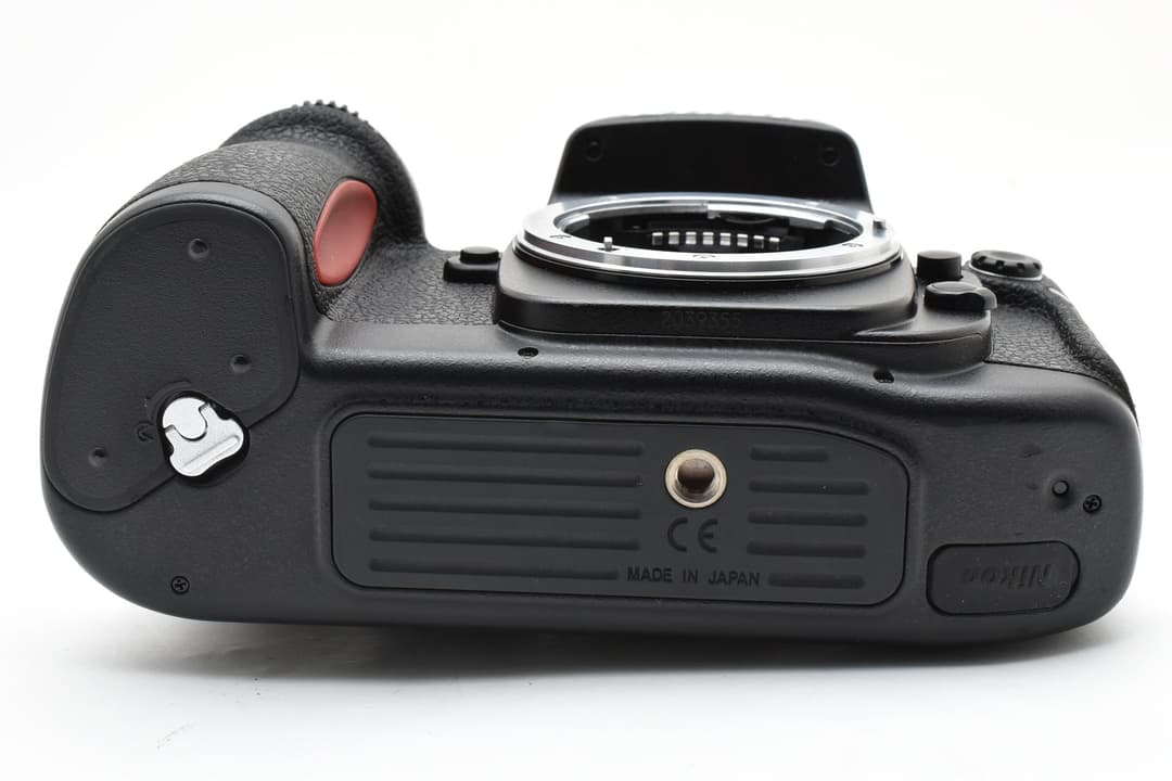 R*t様 ■ 美品 ■ ニコン　Nikon F100 ボディ