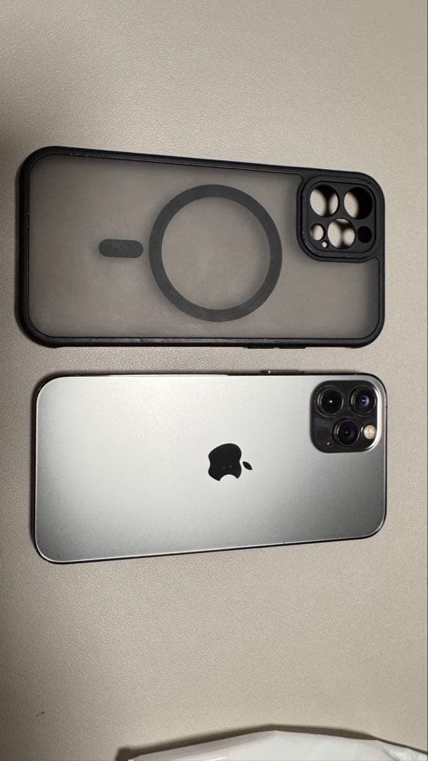 【ジャンク品】Apple iPhone 12 Pro ケース付き