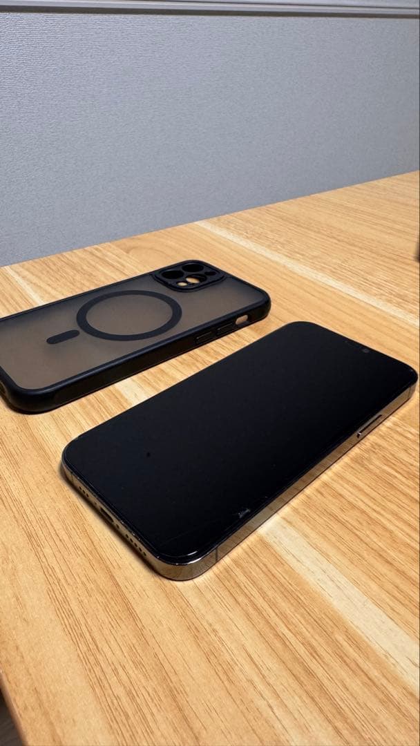 【ジャンク品】Apple iPhone 12 Pro ケース付き