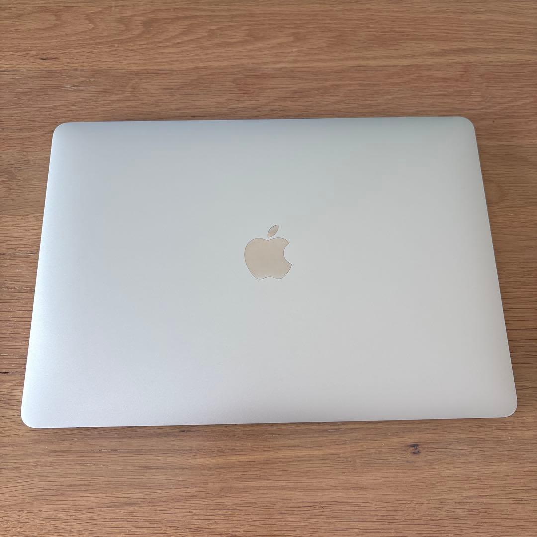 MacBook Air (M1, 2020) 13インチ　8GB/256GB