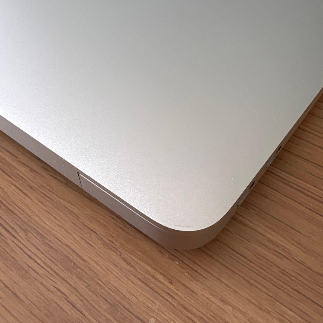 MacBook Air (M1, 2020) 13インチ　8GB/256GB