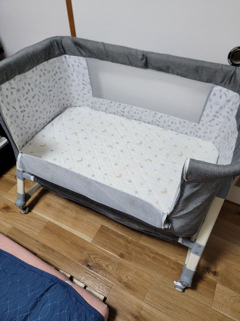 Oqhvup ベビーベッド 折り畳み ハイローベッド ベージュ